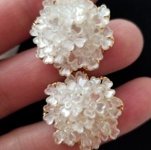 Pearl white floral earrings